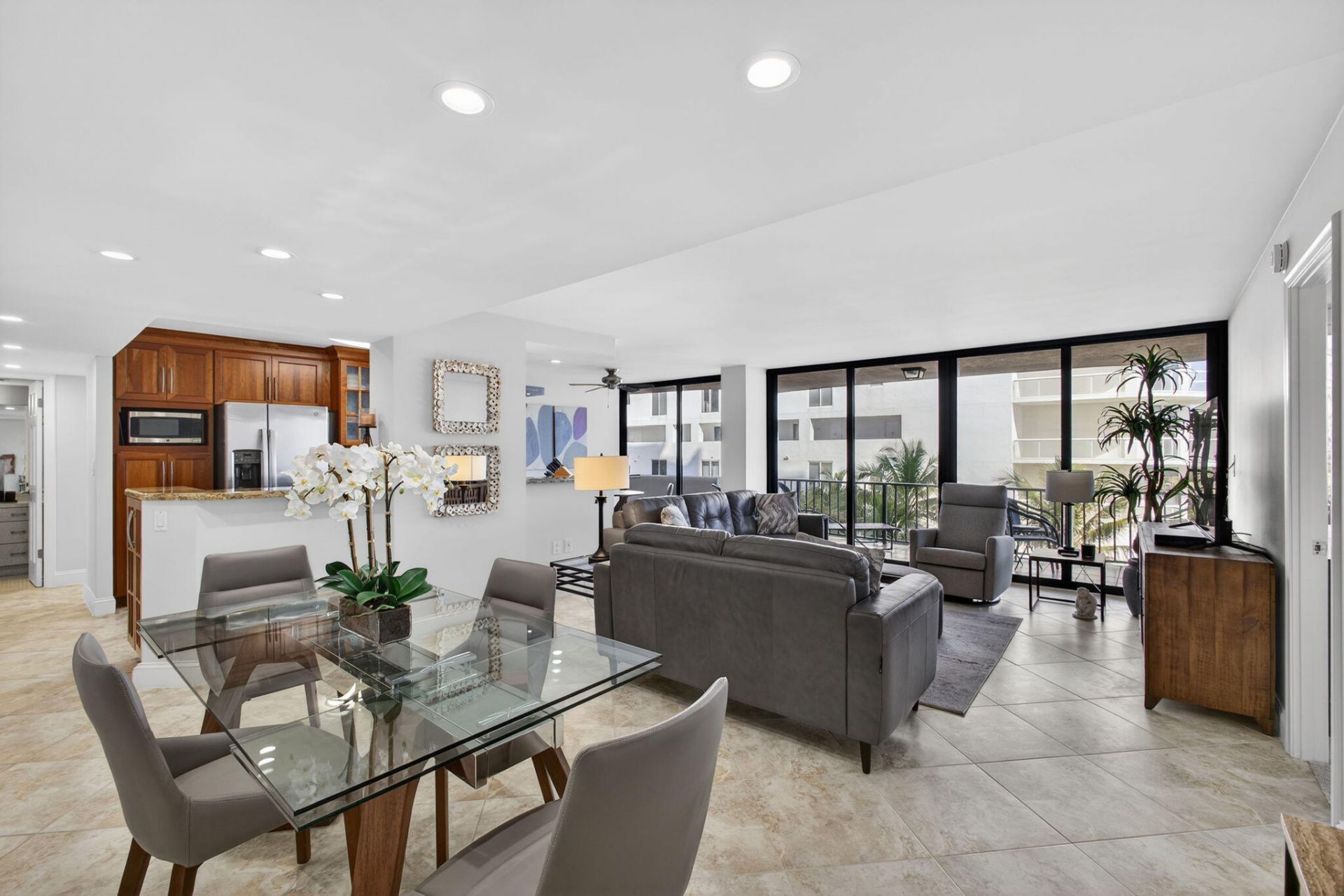 4200 N Ocean Drive, Unit 1-406, Singer Island, FL 33404 Photo