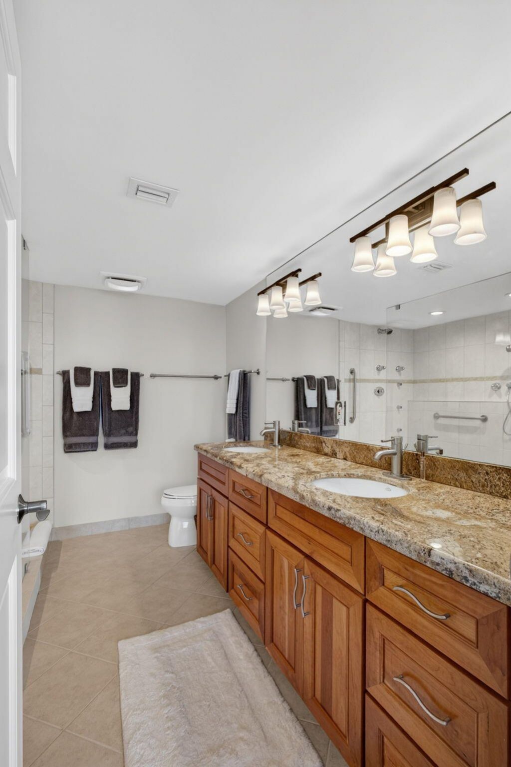 4200 N Ocean Drive, Unit 1-406, Singer Island, FL 33404 Photo