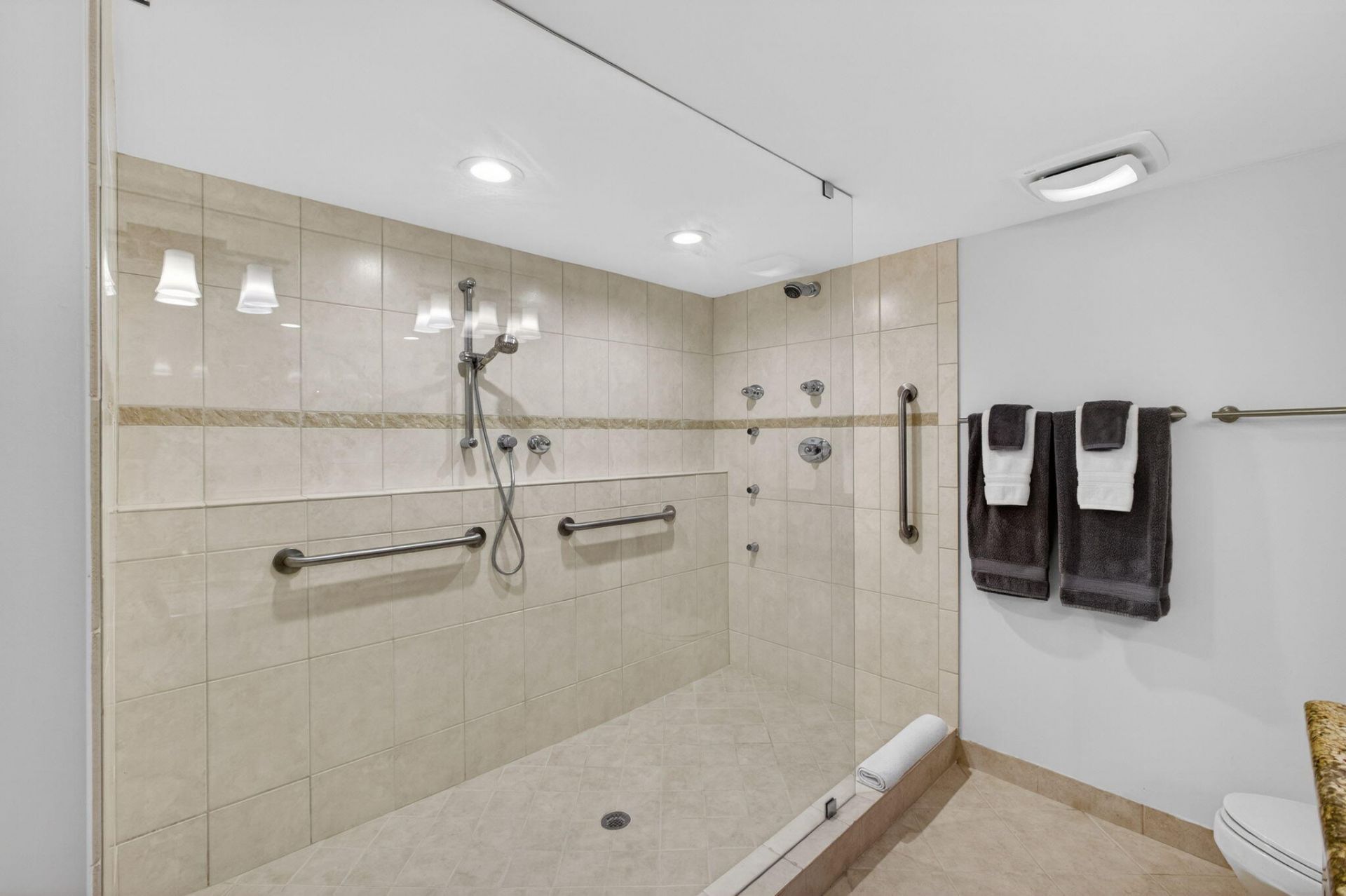 4200 N Ocean Drive, Unit 1-406, Singer Island, FL 33404 Photo