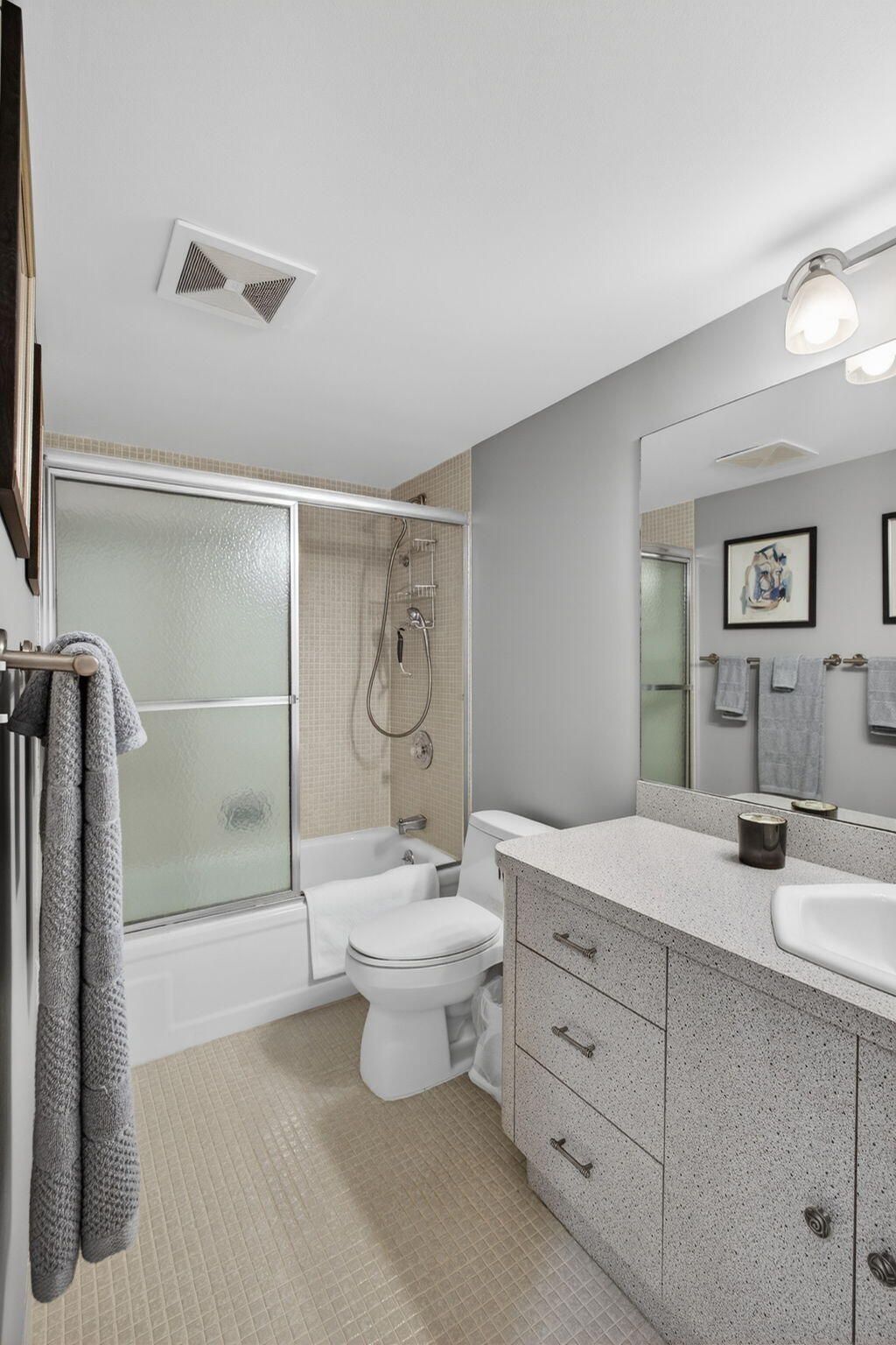 4200 N Ocean Drive, Unit 1-406, Singer Island, FL 33404 Photo