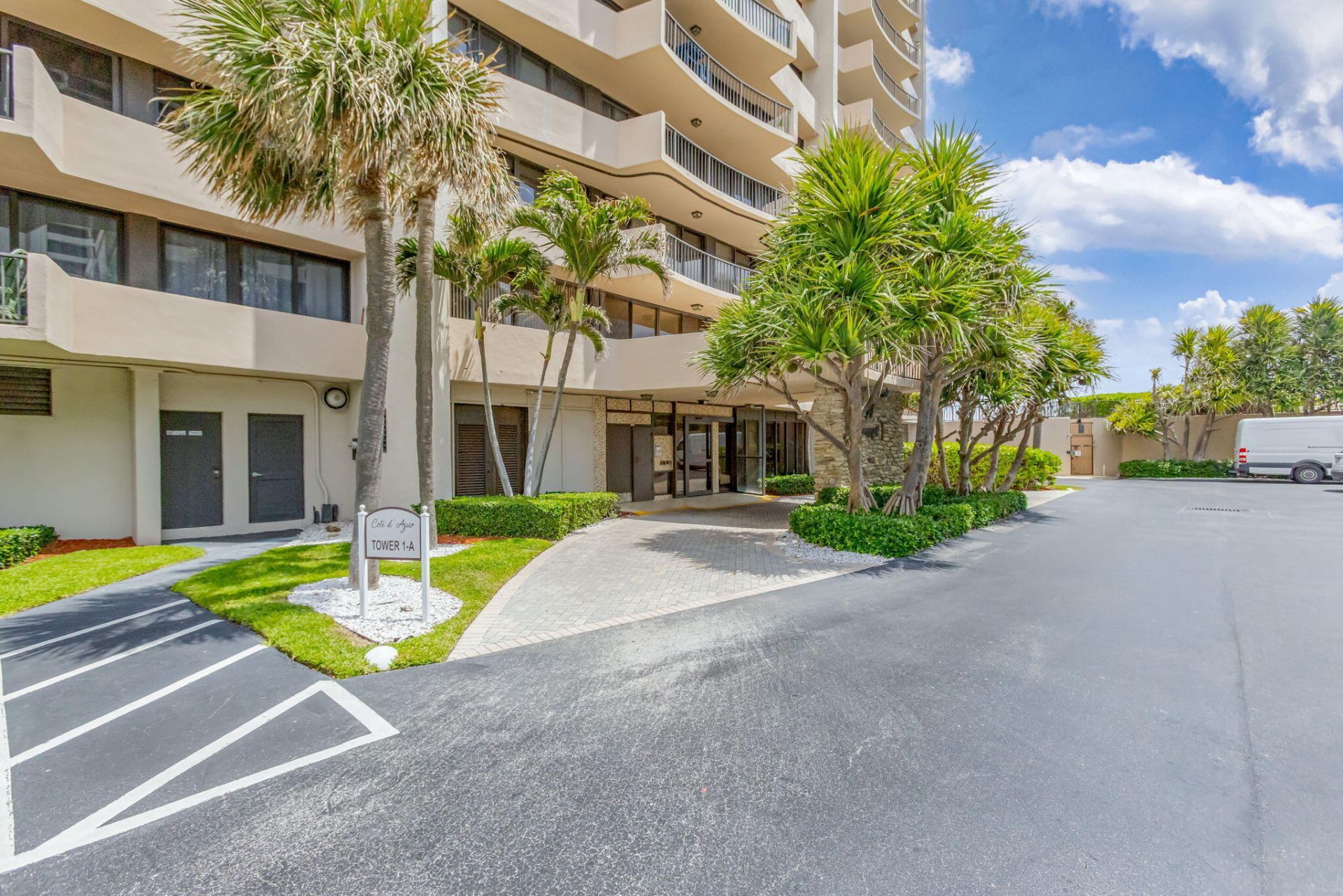 4200 N Ocean Drive, Unit 1-406, Singer Island, FL 33404 Photo