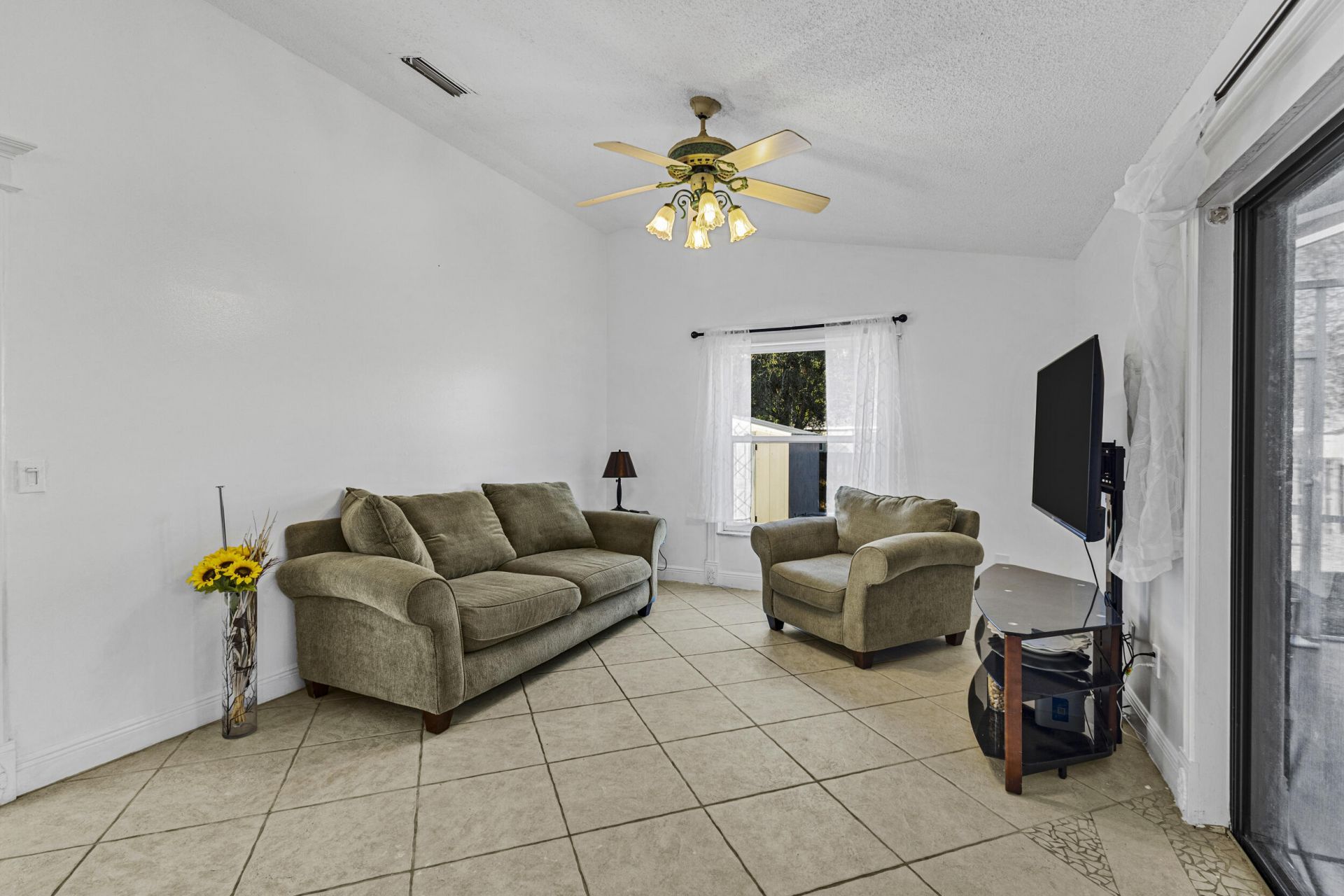 457 SW David Terrace, Port Saint Lucie, FL 34953 Photo