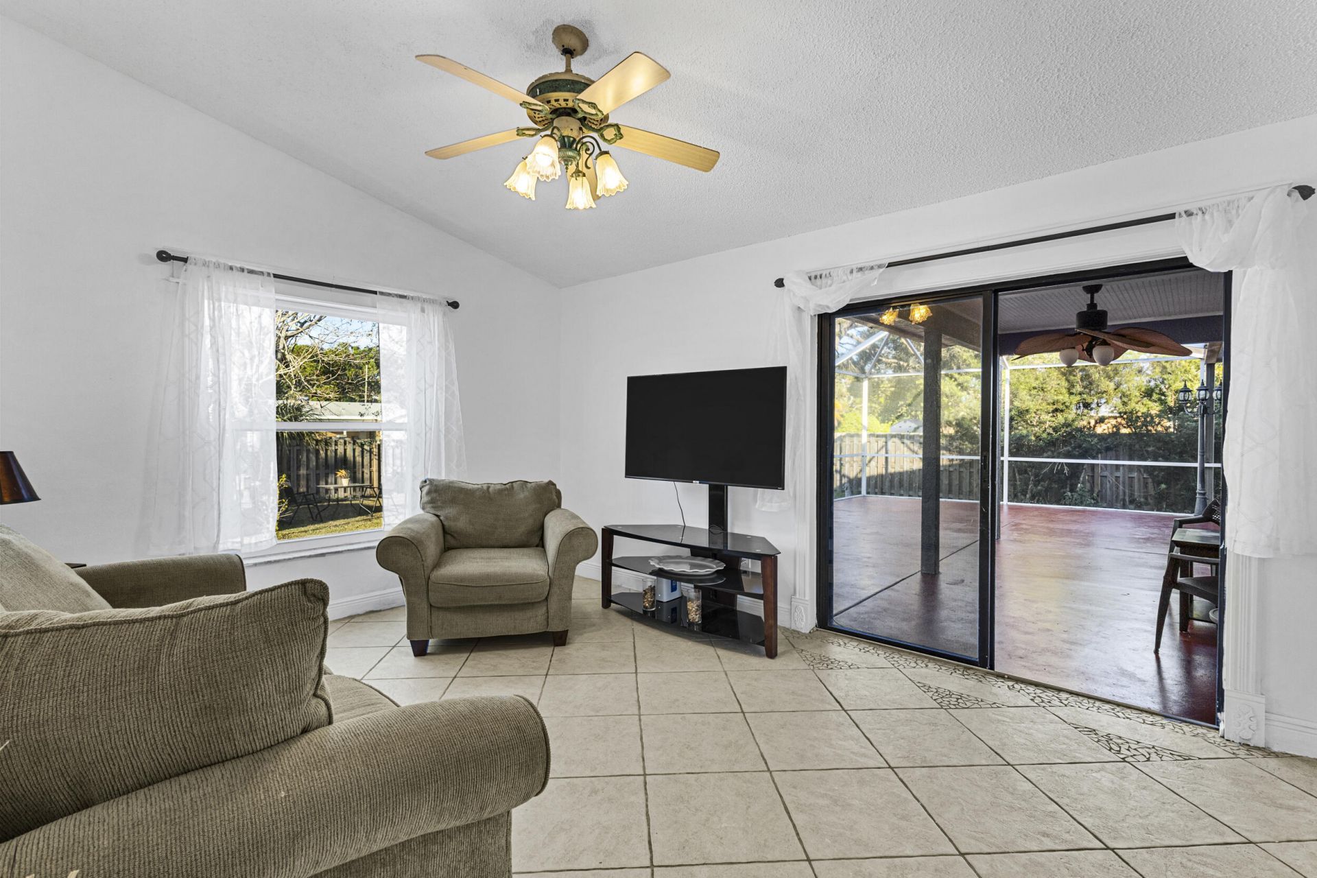 457 SW David Terrace, Port Saint Lucie, FL 34953 Photo