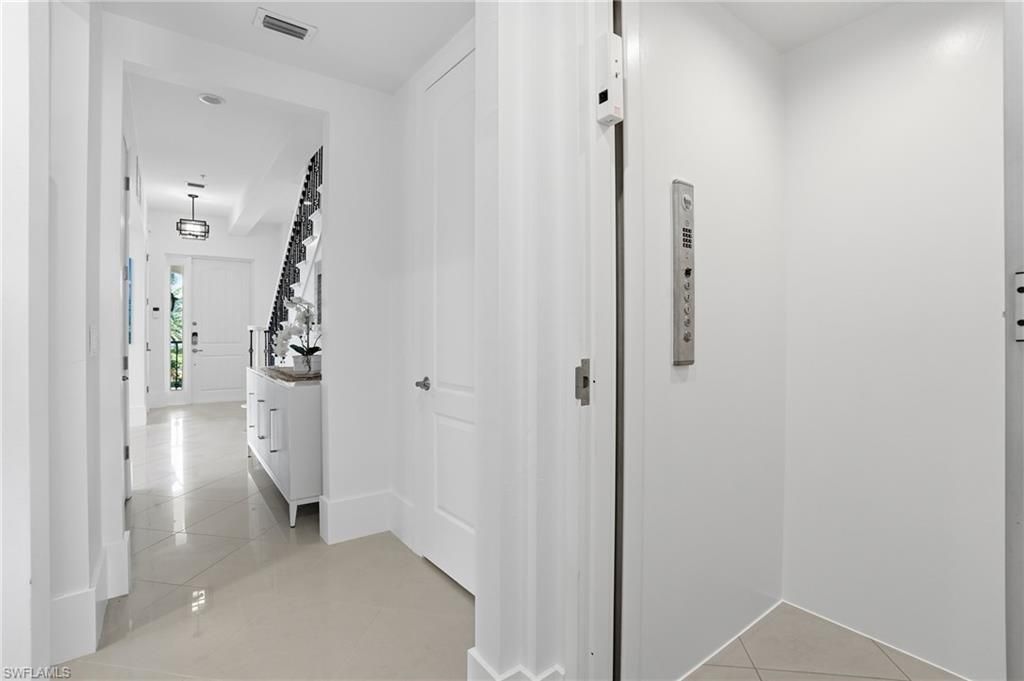 1008 7th St S, Unit B1, Naples, FL 34102 Photo