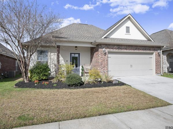 6446 Red Rose Dr, Baton Rouge, LA 70817
