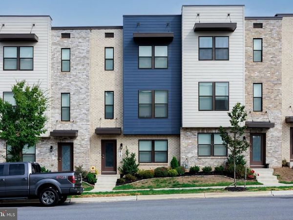 813 BOND STREET, FREDERICK, MD 21701