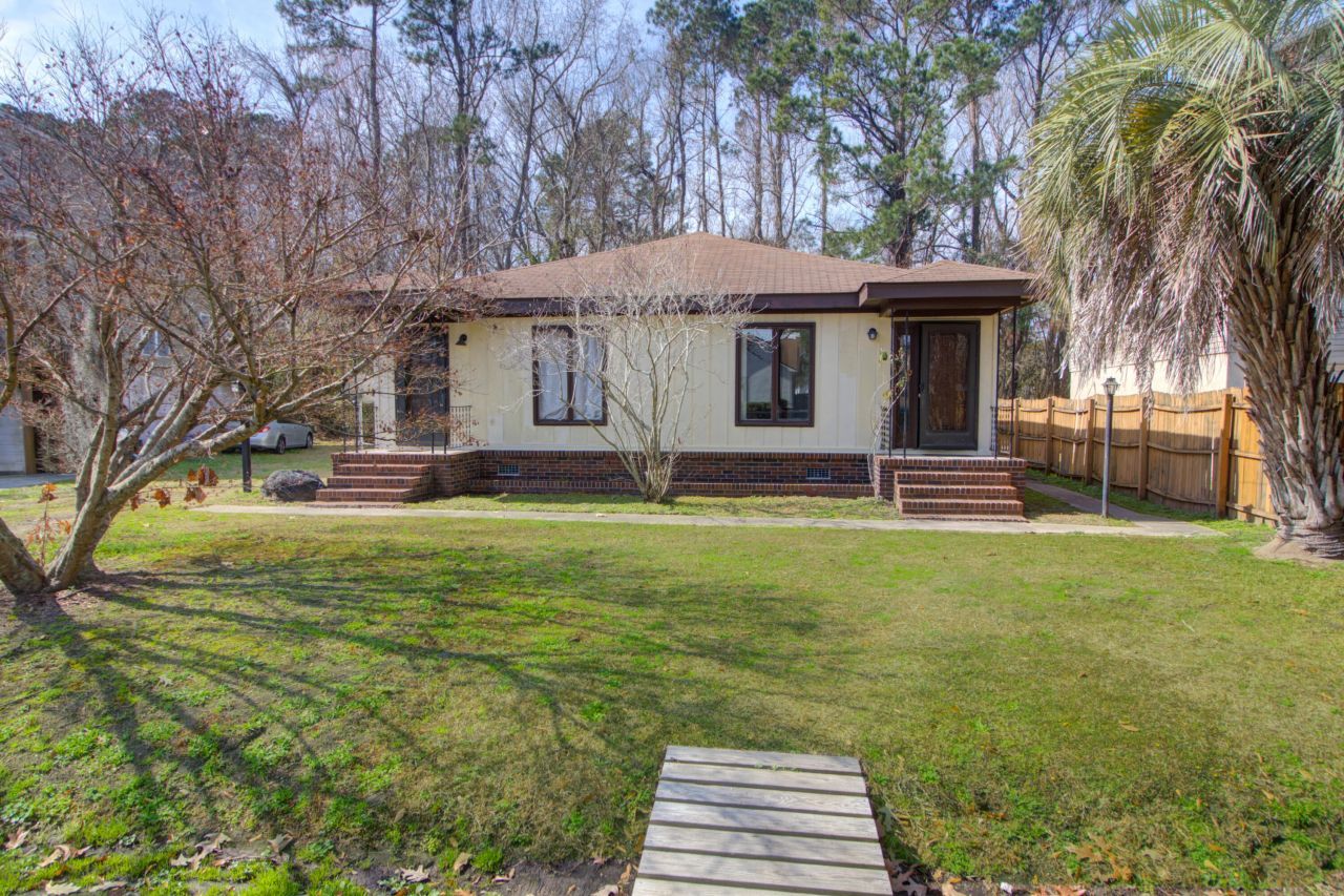 1543 Theresa Drive Photo 1