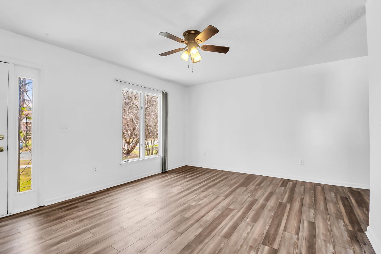 1543 Theresa Drive Photo 10