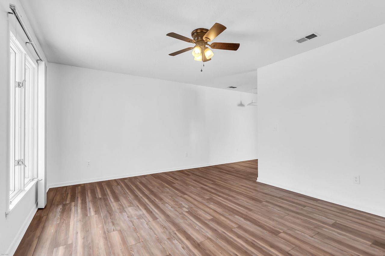 1543 Theresa Drive Photo 11