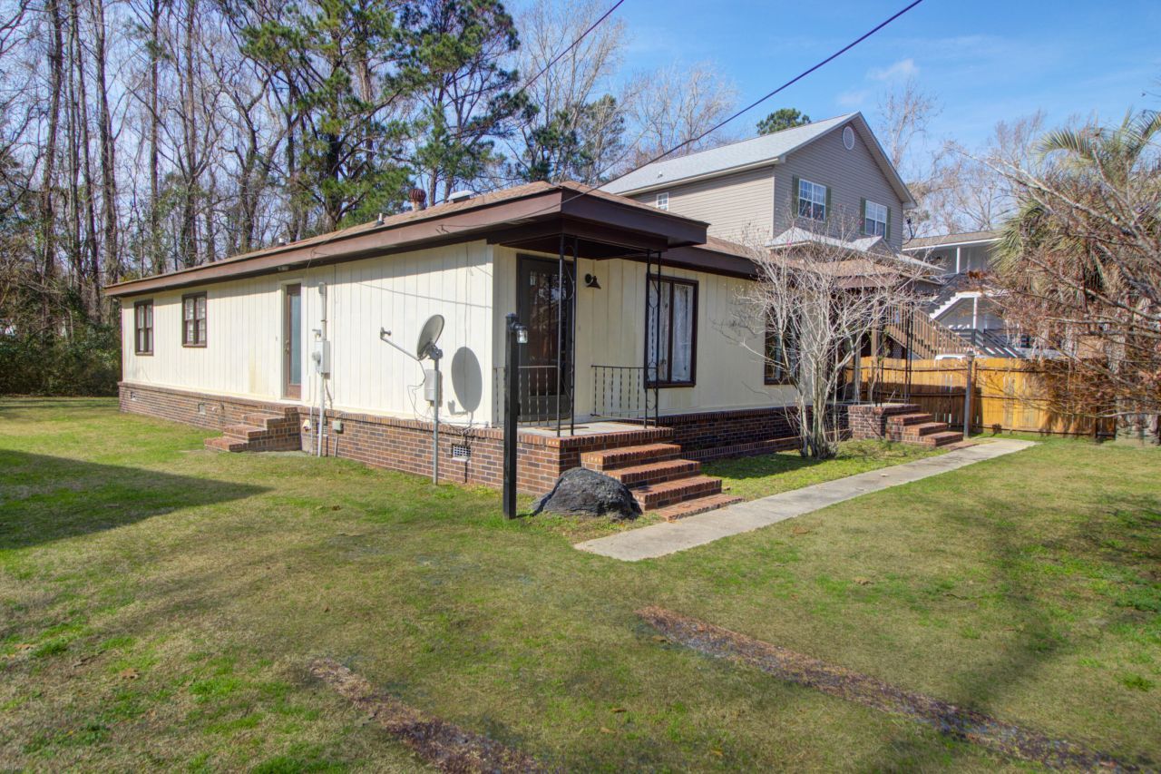 1543 Theresa Drive Photo 2