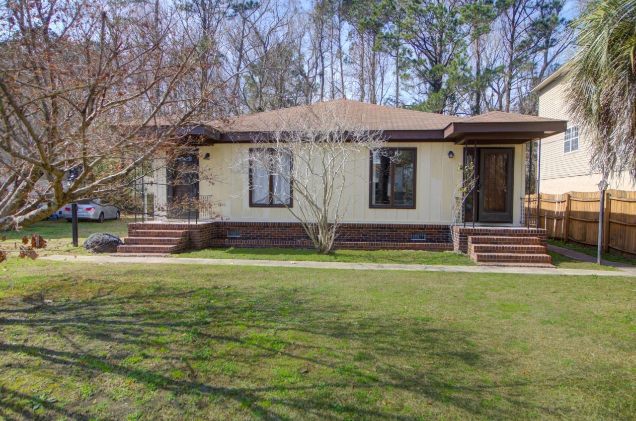 1543 Theresa Drive Photo 3