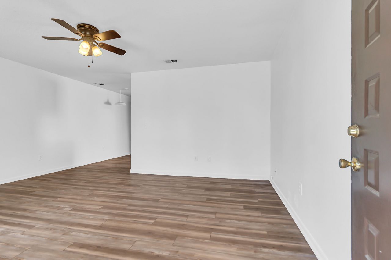 1543 Theresa Drive Photo 8