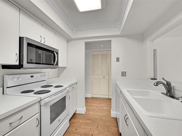 428 NW 70th Avenue, Unit 140, Plantation, FL 33317