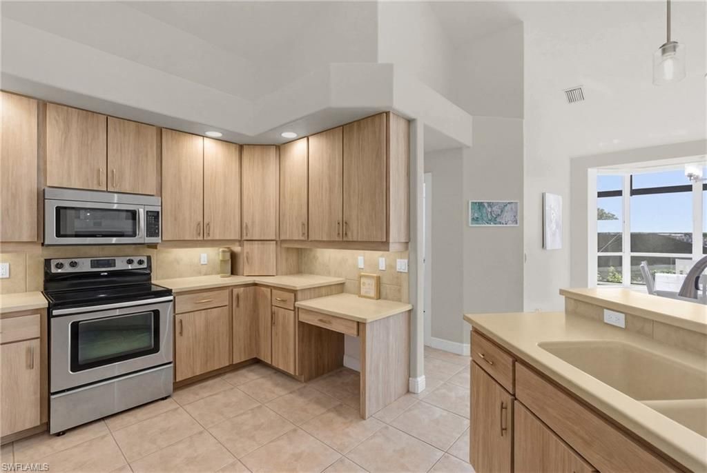 2822 SW 40th St, Cape Coral, FL 33914 Photo