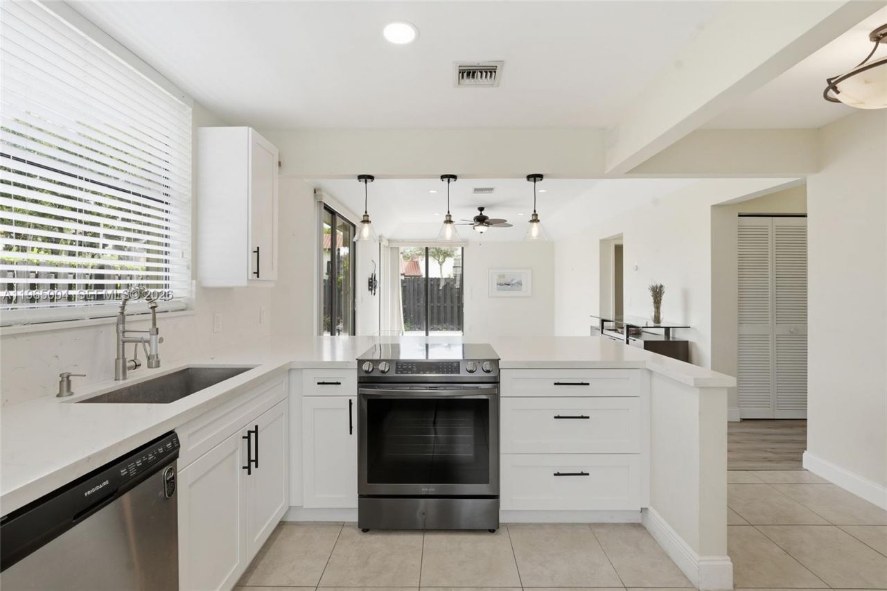 5726 Fox Hollow Dr, Unit A, Boca Raton, FL 33486 Photo