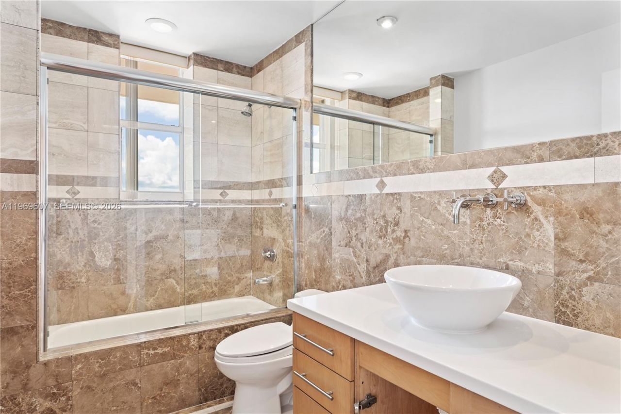 1000 Venetian Way , Unit 301, Miami, FL 33139 Photo