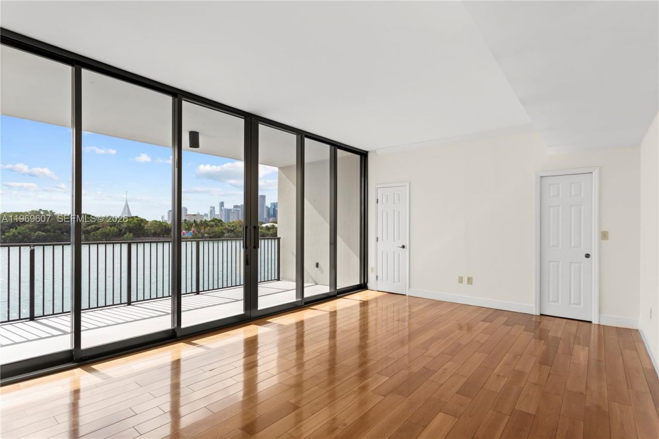 1000 Venetian Way , Unit 301, Miami, FL 33139 Photo