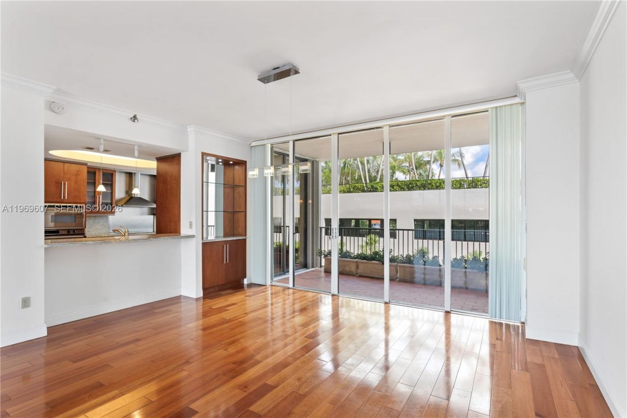 1000 Venetian Way , Unit 301, Miami, FL 33139 Photo