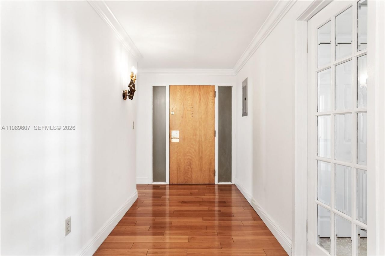 1000 Venetian Way , Unit 301, Miami, FL 33139 Photo