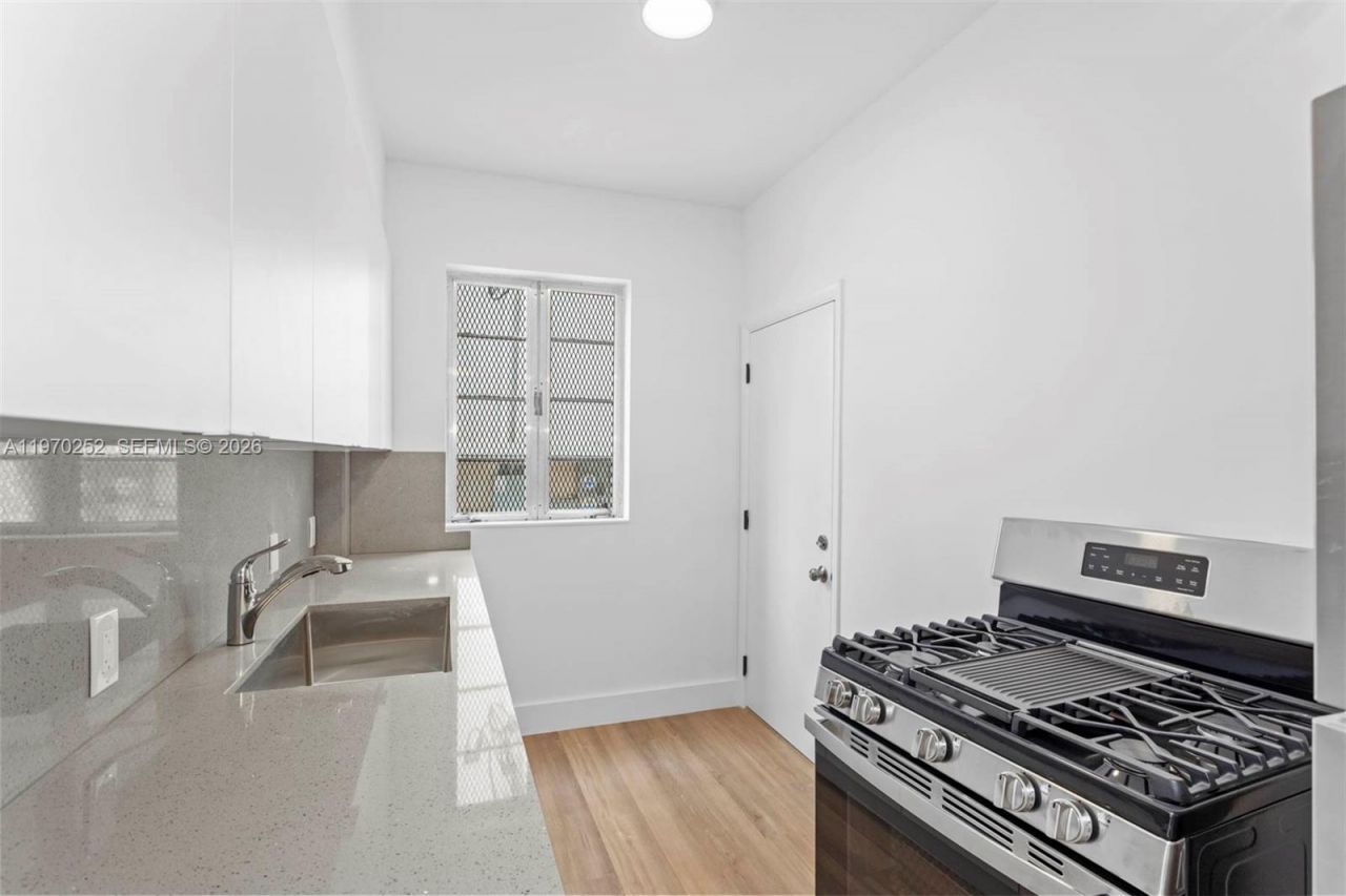 1044 Michigan Ave , Unit 30, Miami Beach, FL 33139 Photo