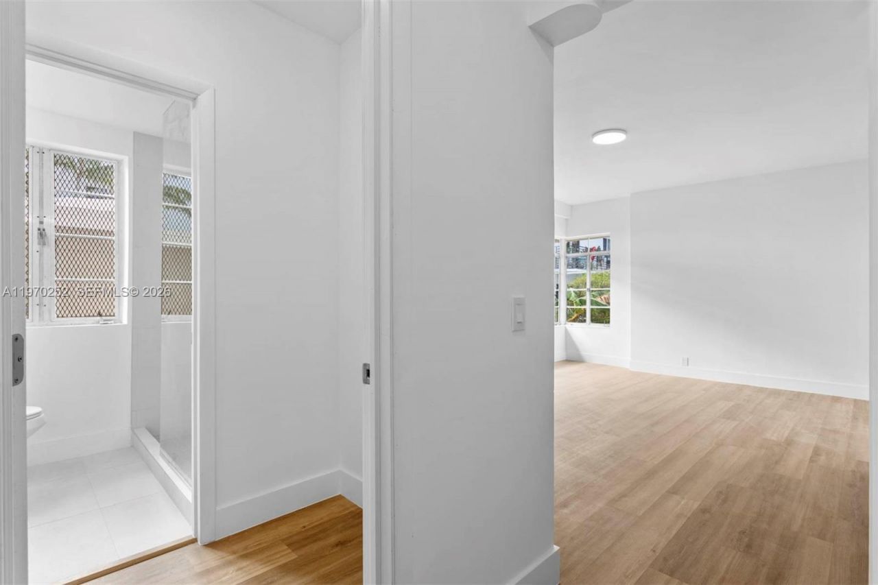 1044 Michigan Ave , Unit 30, Miami Beach, FL 33139 Photo