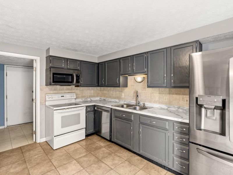 6039 Edna Oaks Court, Miami Twp, OH 45459 Photo 36