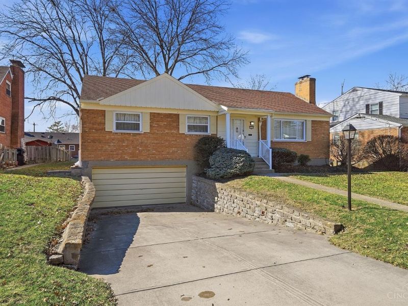 6639 Plantation Way, Cincinnati, OH 45224 Photo 2