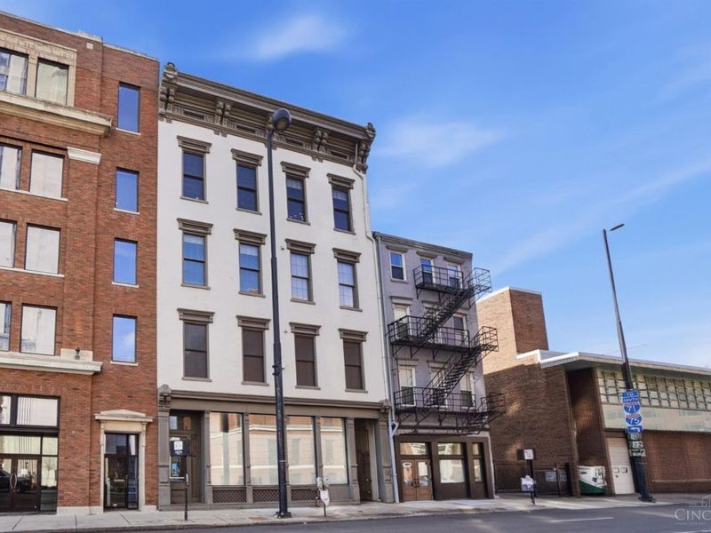 813 Broadway Street, Unit 404, Cincinnati, OH 45202 Photo 2