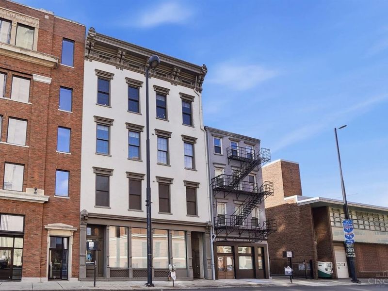 813 Broadway Street, Unit 404, Cincinnati, OH 45202 Photo 2