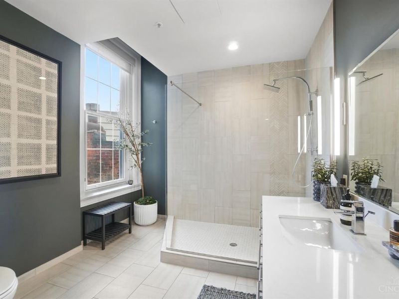 813 Broadway Street, Unit 404, Cincinnati, OH 45202 Photo 31