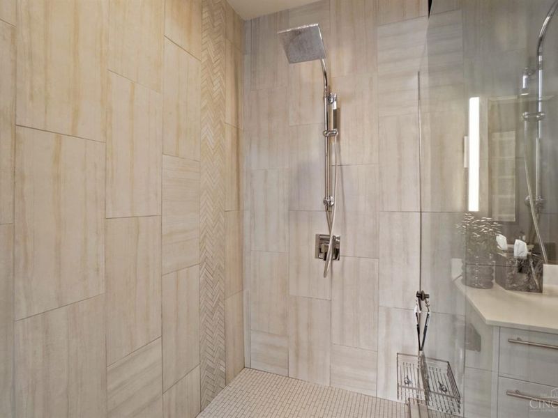 813 Broadway Street, Unit 404, Cincinnati, OH 45202 Photo 35