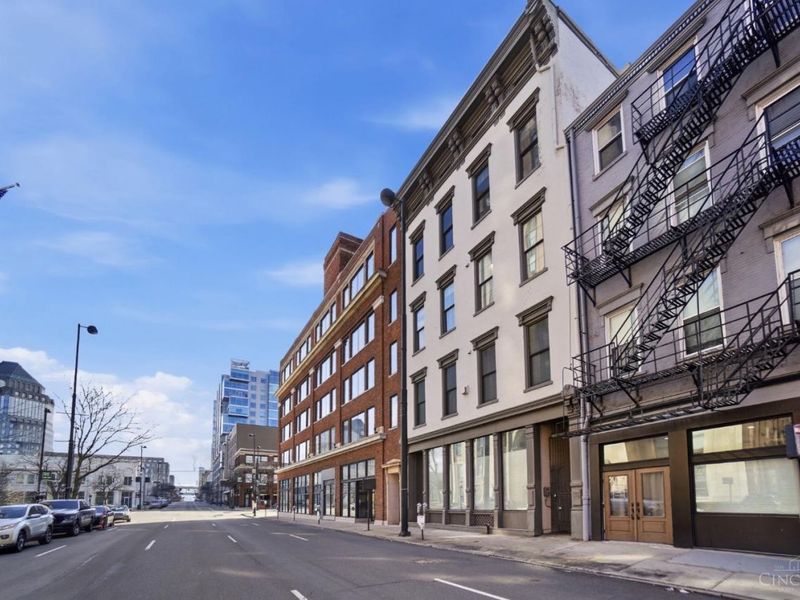 813 Broadway Street, Unit 404, Cincinnati, OH 45202 Photo 4