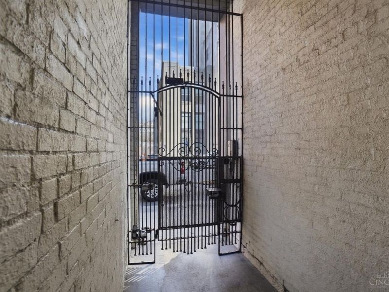 813 Broadway Street, Unit 404, Cincinnati, OH 45202 Photo 7