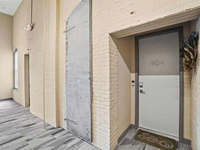 813 Broadway Street, Unit 404, Cincinnati, OH 45202 Photo 9