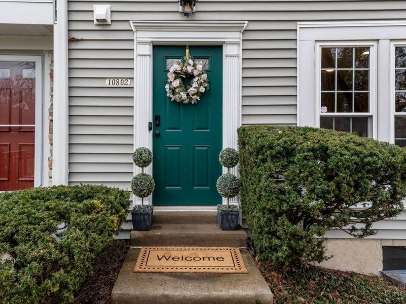 10802 Lakehurst Court, Unit 114, Sycamore Township, OH 45242 Photo 2