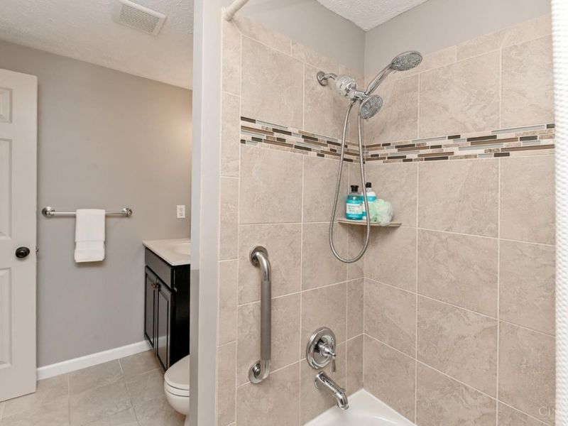 10802 Lakehurst Court, Unit 114, Sycamore Township, OH 45242 Photo 32
