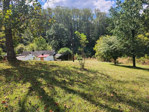 8727 W Lynchburg Salem , Thaxton, VA 24174