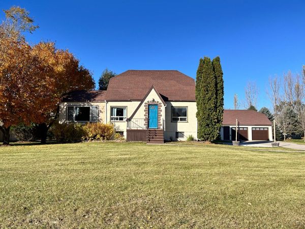 618 E 2nd Street, Starbuck, MN 56381