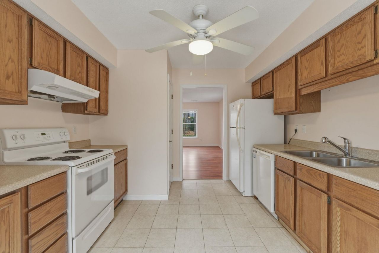 100 Timberline Dr. Photo 10