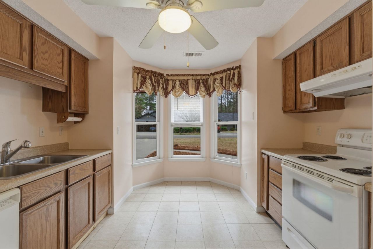 100 Timberline Dr. Photo 11