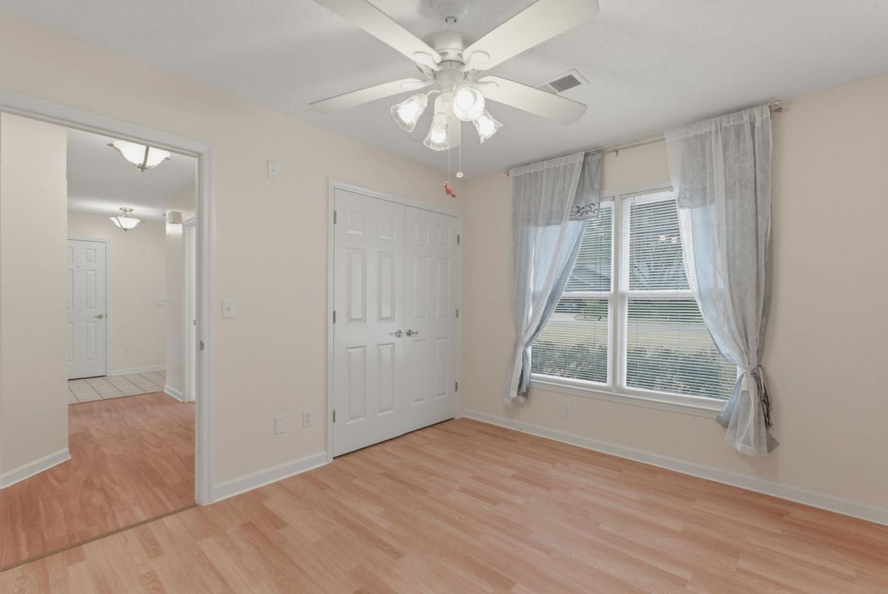 100 Timberline Dr. Photo 16