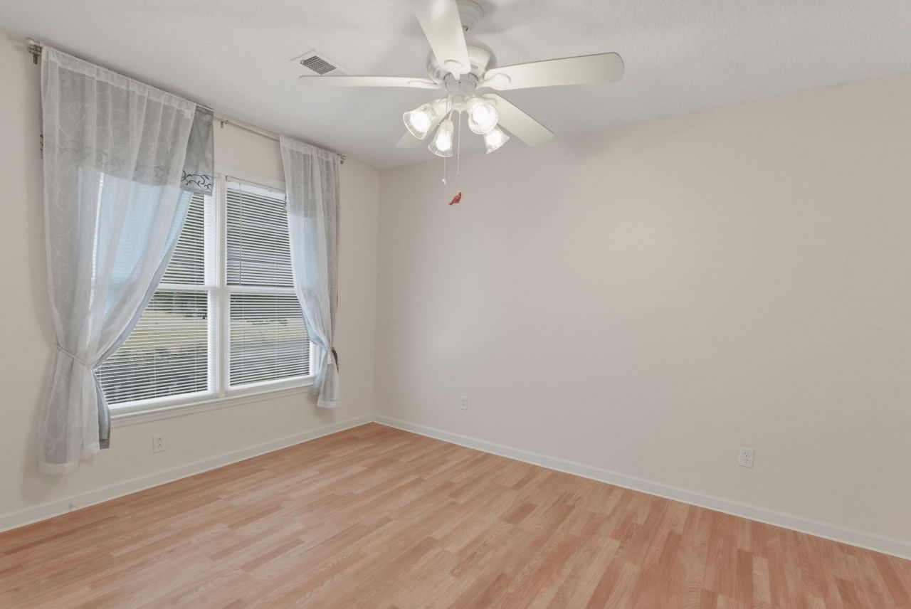 100 Timberline Dr. Photo 17