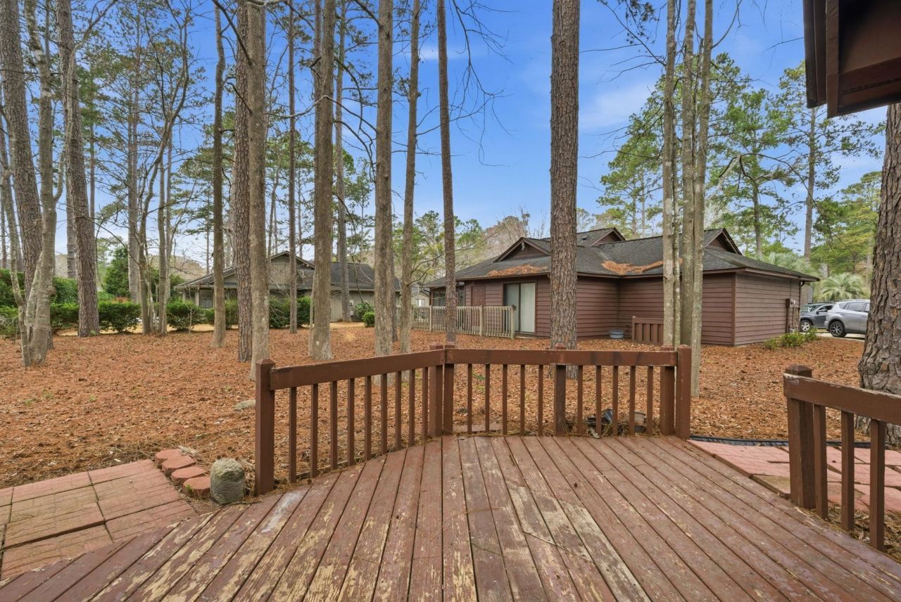 100 Timberline Dr. Photo 26