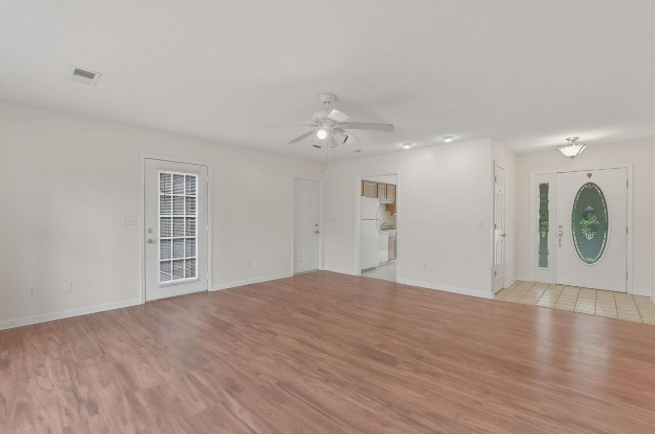 100 Timberline Dr. Photo 5