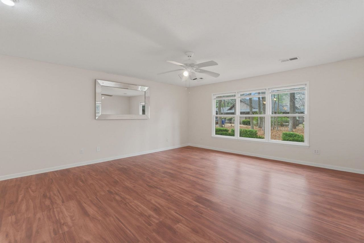 100 Timberline Dr. Photo 7