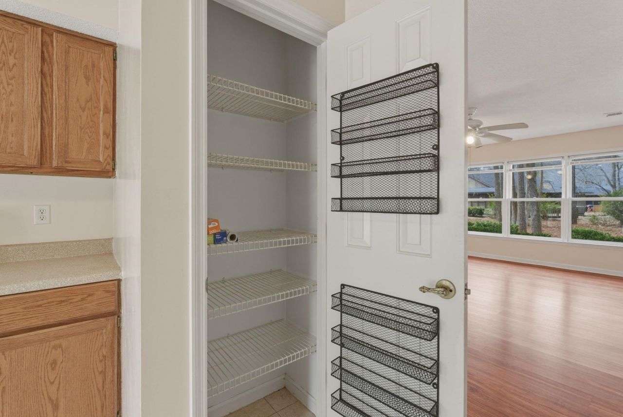 100 Timberline Dr. Photo 8