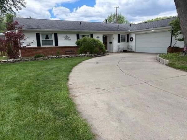 2415 Tennyson Drive, Bellbrook, OH 45305