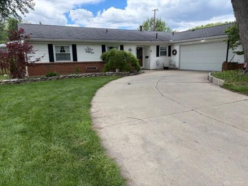 2415 Tennyson Drive, Bellbrook, OH 45305 Photo 1