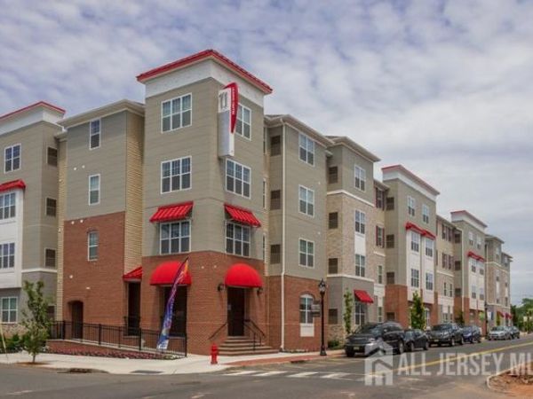 88 Roosevelt Avenue, Carteret, NJ 07008