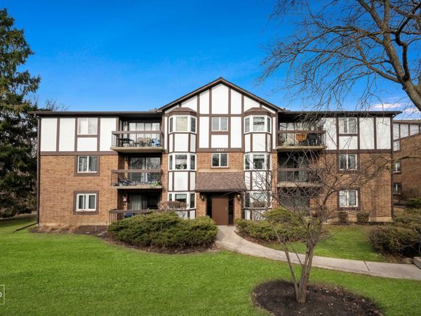 6820 Joliet Road, Unit 11, Indian Head Park, IL 60525